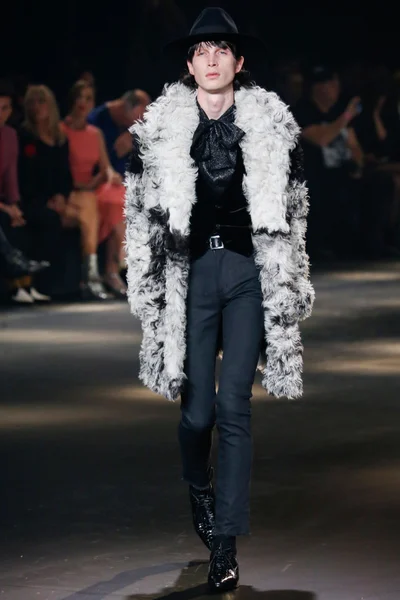 Look 69